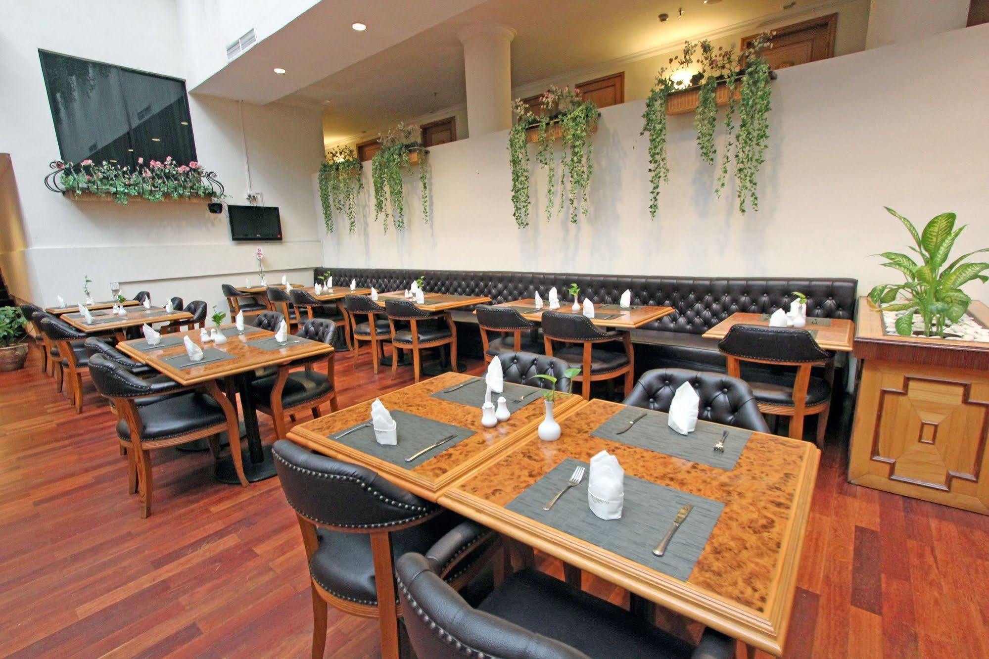 Harmoni Hotel 4*